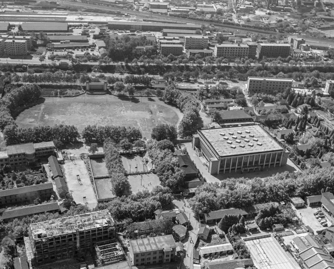 从镇江到镇江市体育中心怎么走,镇江老体育公园