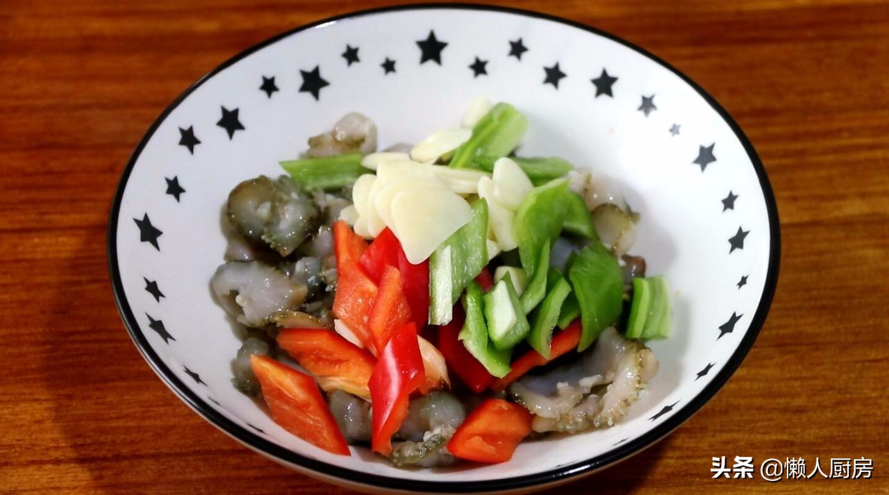 鲜活海参怎么做才会软烂,新鲜海参怎么做营养价值高