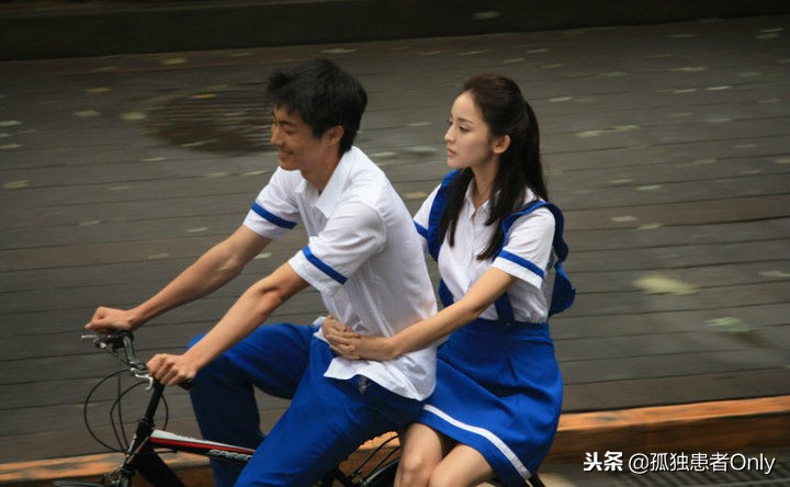 频繁的发朋友圈为了引起你注意,男人在朋友圈想引起你注意的表现