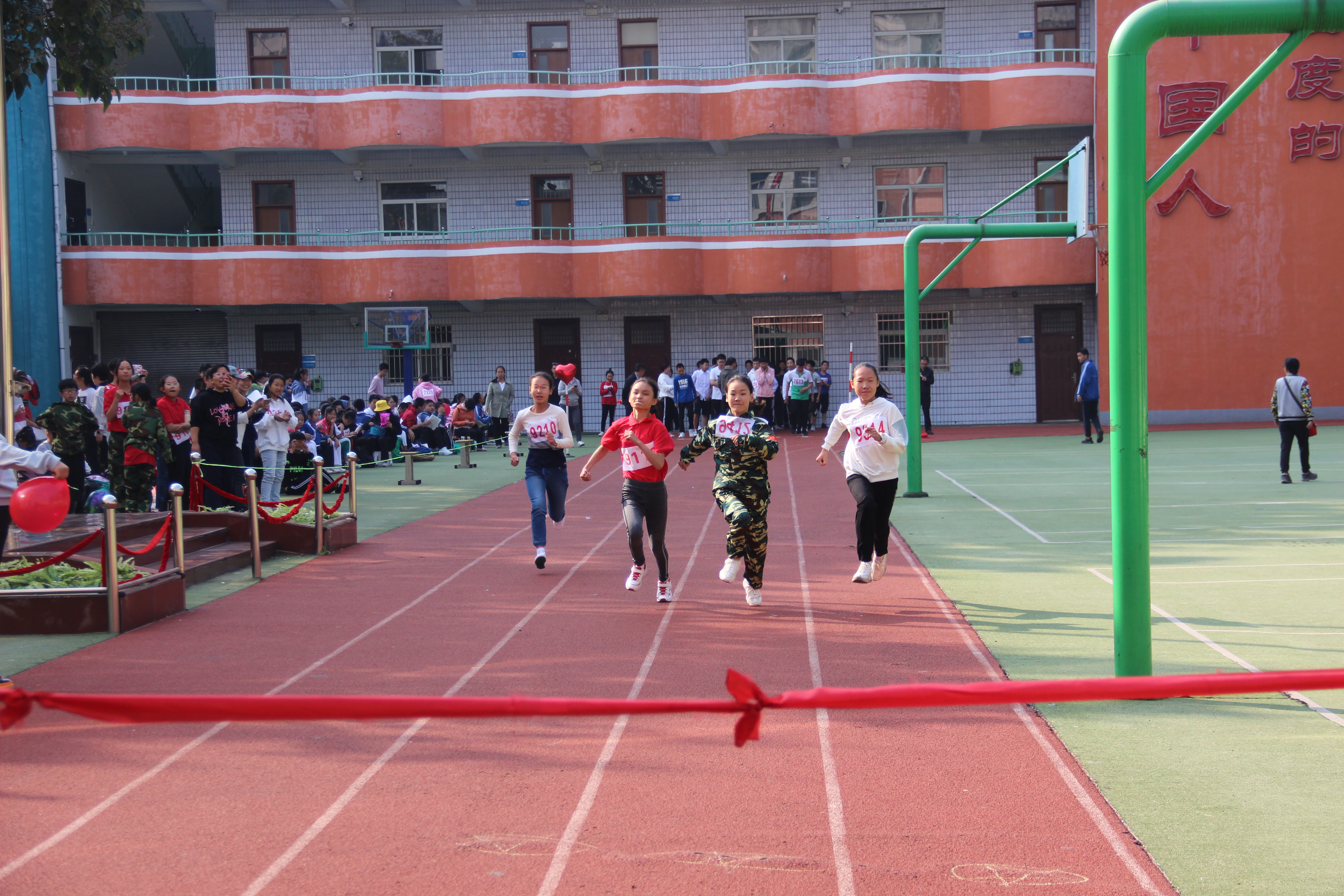 太原市四十八中中学生运动会,校运会激情点燃梦想拼搏铸就辉煌