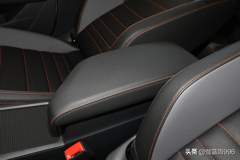 全新一代速腾到底怎么样,速腾豪华版空间