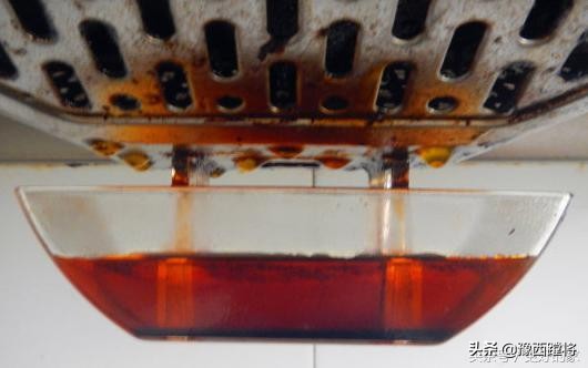 厨房油烟机大清洗，家里婆婆这样弄，几分钟油烟机锃光发亮