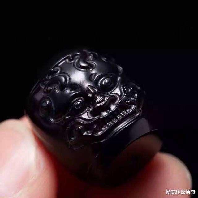 残忍!这9种带血文玩太血腥!碰了小心坐牢