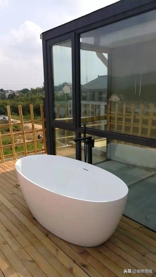 可以躺着洗澡的浴缸,浴缸既能泡澡也能淋浴