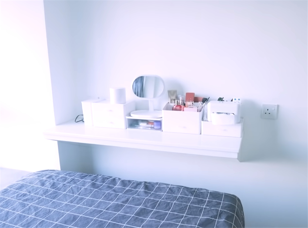 女孩在香港的4平方蜗居生活,香港330平别墅独居