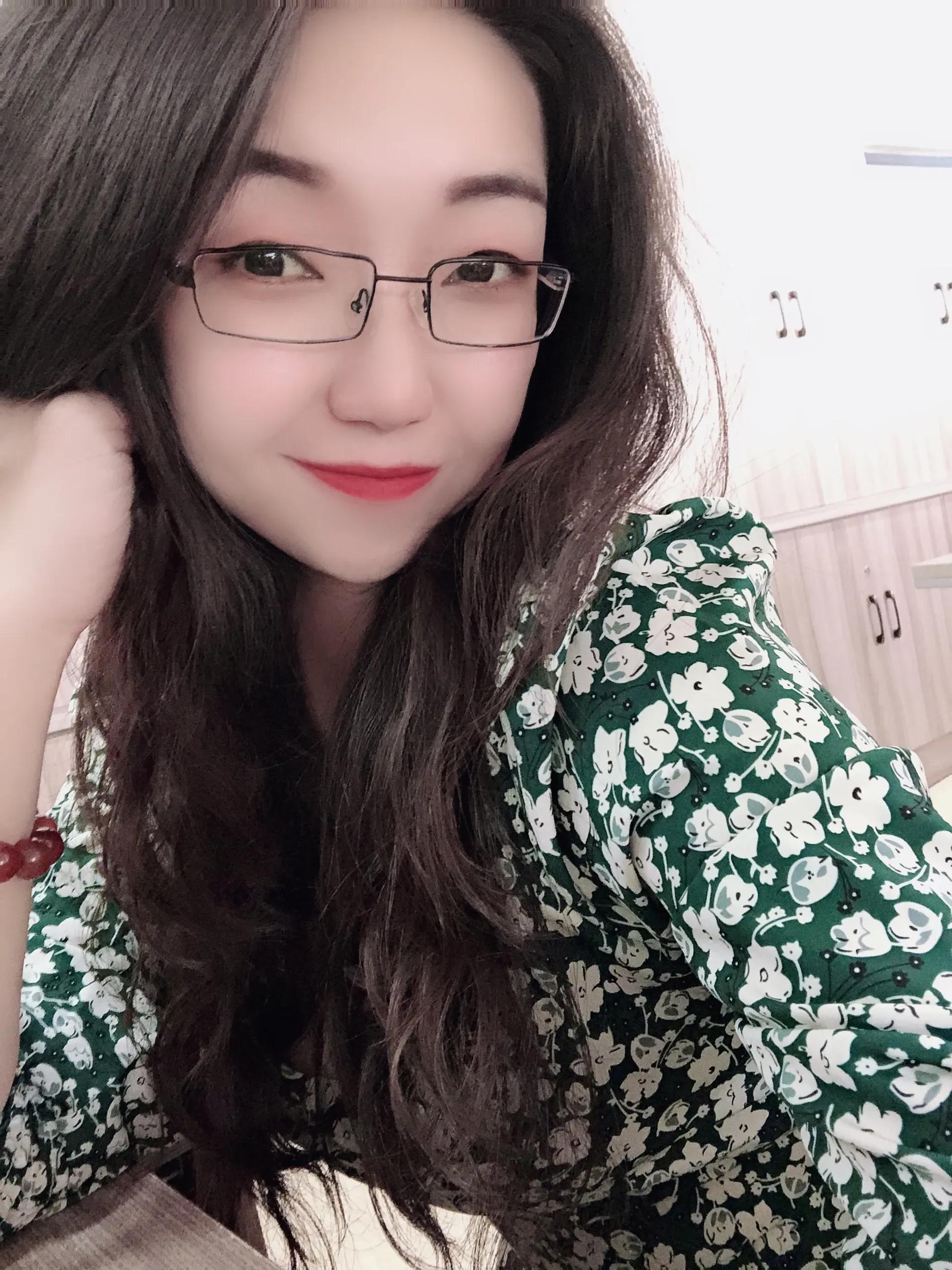 从小跟在我屁股后面的跟屁虫，她最后成了我的妻子