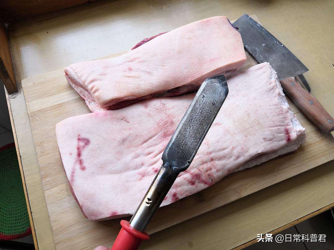 猪肉上的毛有什么办法除去,猪肉里的猪毛怎么处理