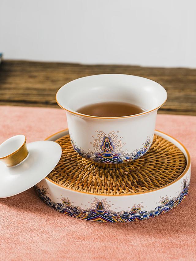 绿茶冲泡方法先放茶还是先倒水,泡绿茶时先放茶叶还是先放水