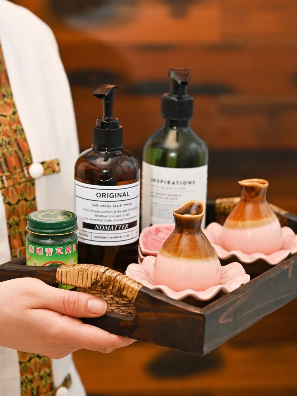 泰式精油推拿按摩手法视频,泰式背部精油推拿