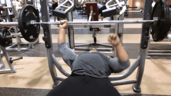 胸部上薄下厚怎么办？小重量断头台卧推为胸部注入新的活力