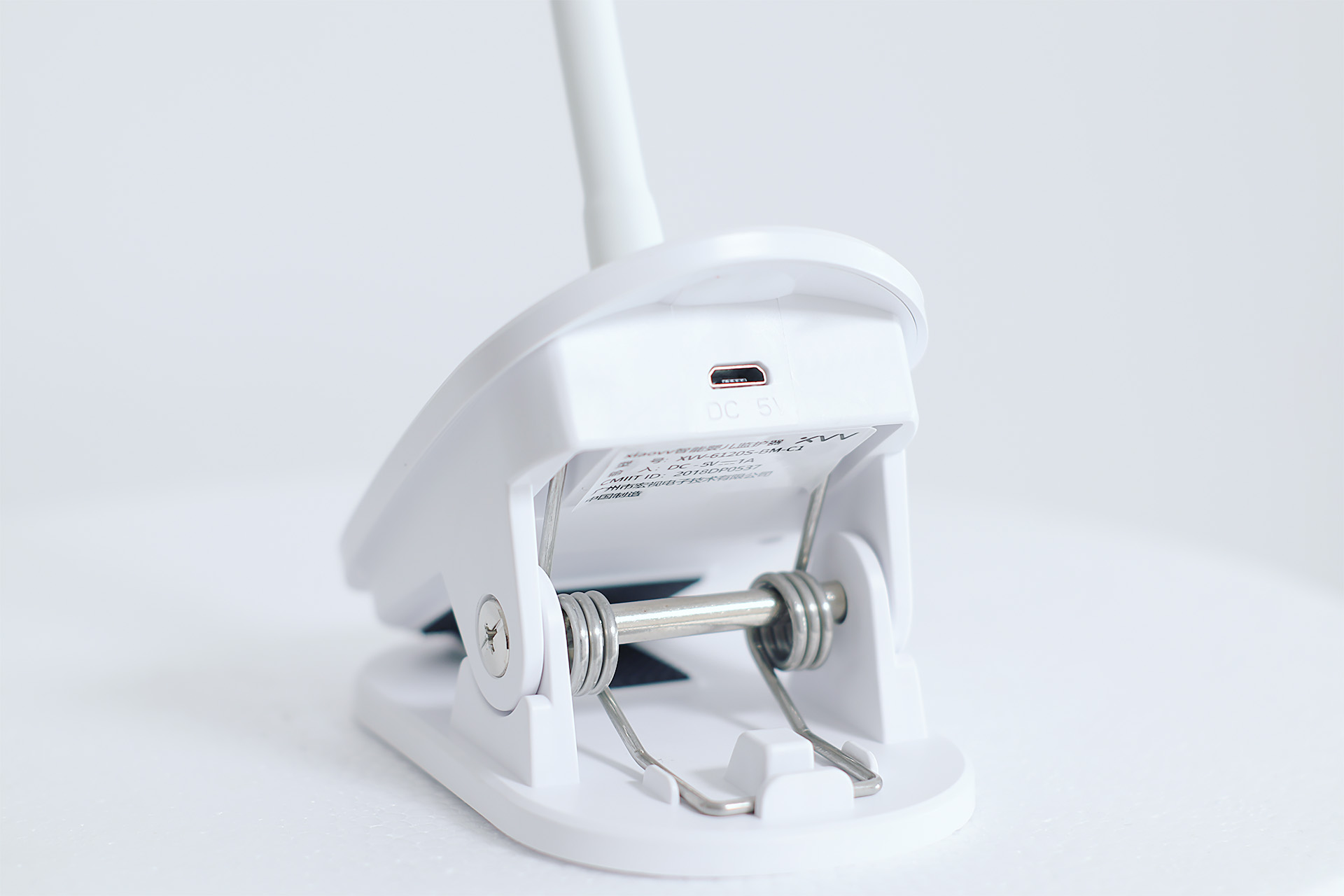 辞掉保姆，换个24小时看娃的助手，xiaovv智能婴儿监护器