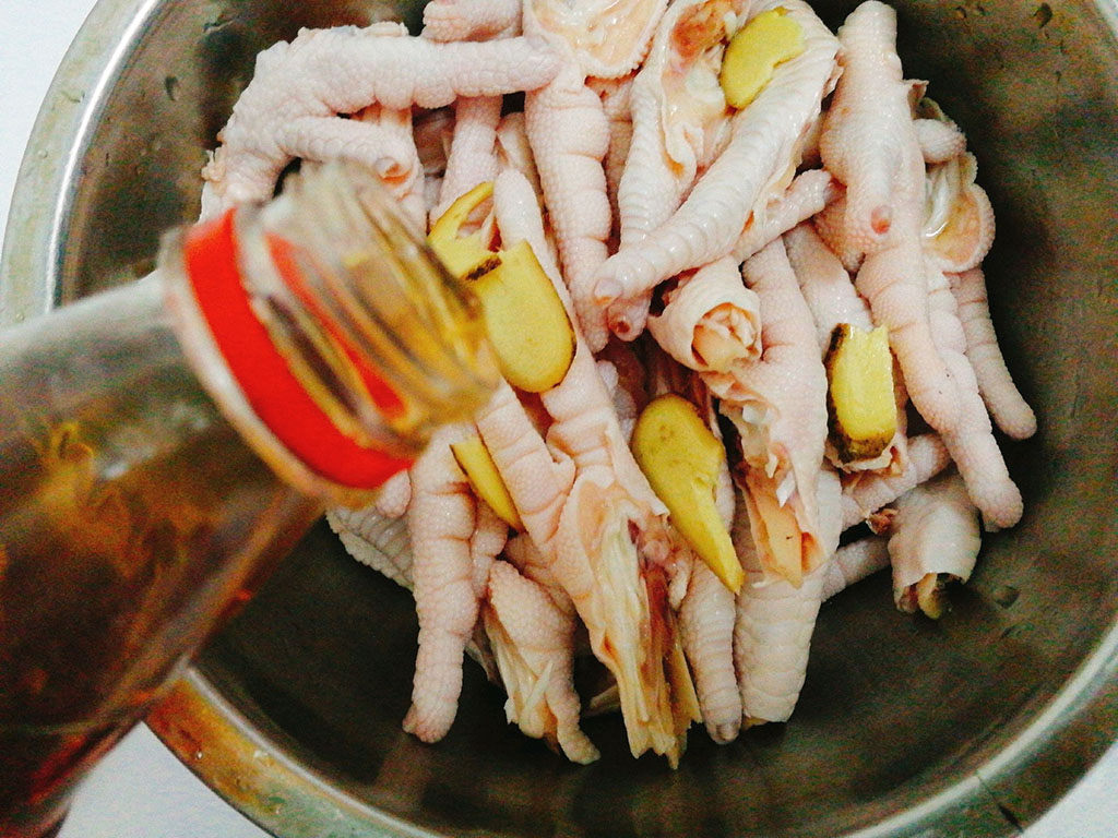 泡爪如果不入味加什么进去补救,网红泡爪怎么弄