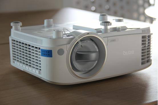 沉浸式体验全息投影震撼,明基i707和th685如何选择