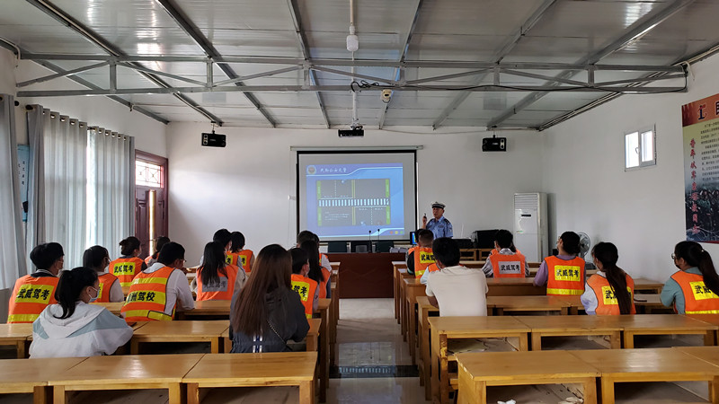 【文明交通进驾校】民勤公安交警走进天顺驾校开展暑期交通安全宣传活动丨强担当除隐患防事故保安全