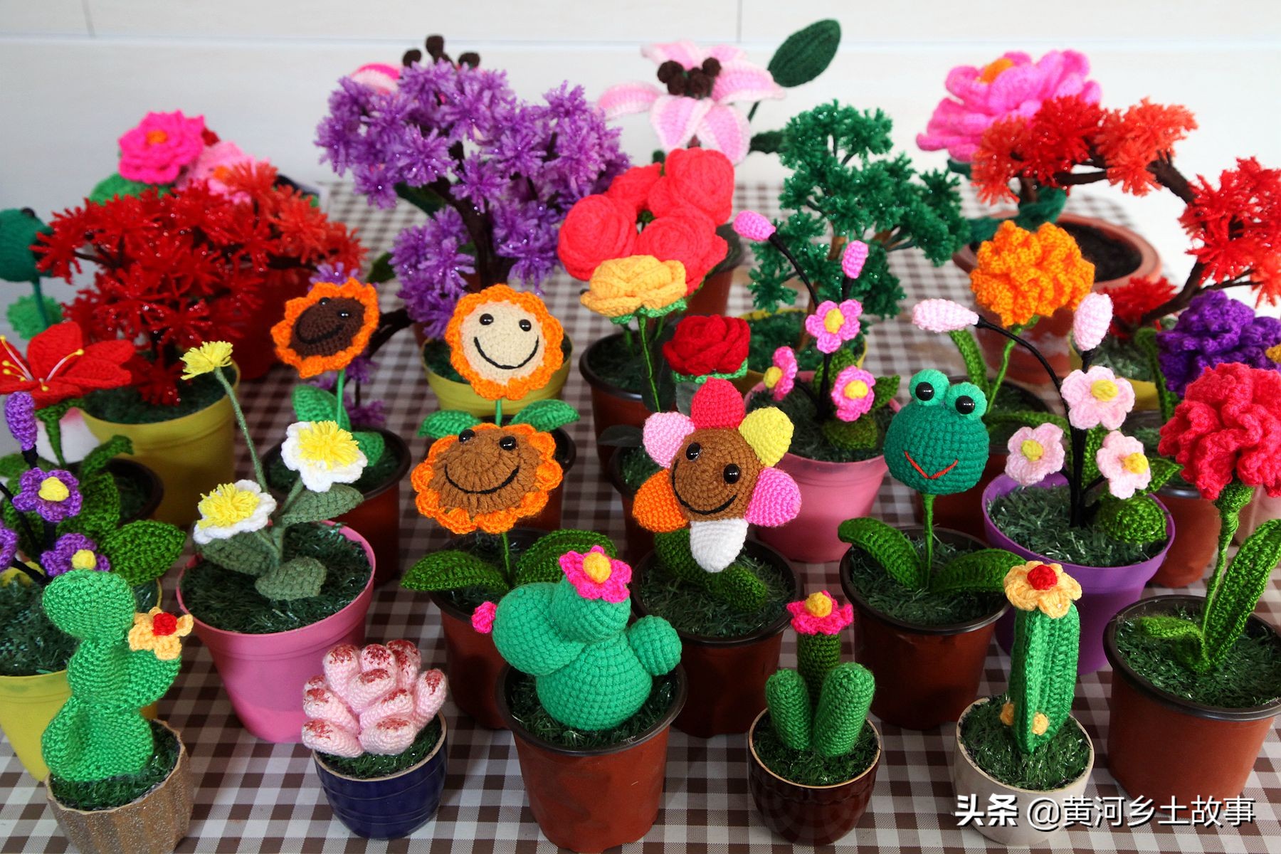 农民大姐手工编织视频,手工编织草花盆全过程