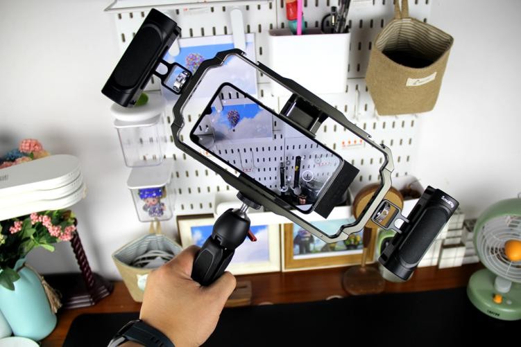 让手机变身专业视频拍摄工具—斯莫格手机兔笼套装体验