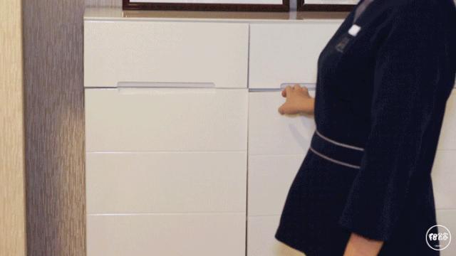 网红洞洞拖鞋简约踩屎感,踩屎感网红拖鞋厚5cm夏季