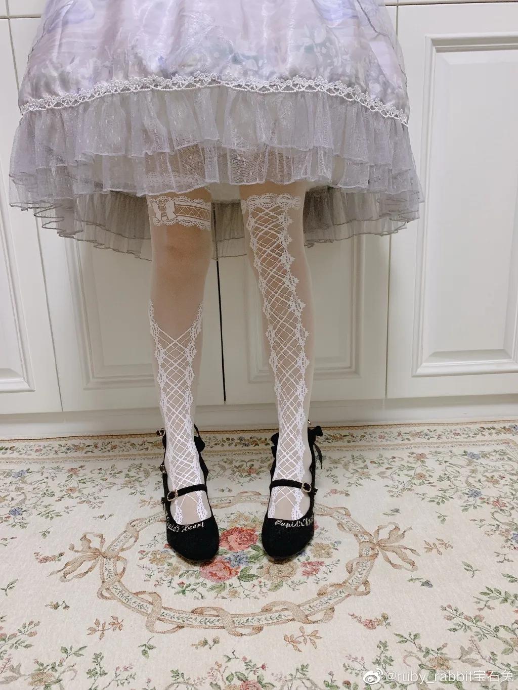 精致Lo娘必不可少的配饰？少女裙摆下的小心思，Lolita袜子安利