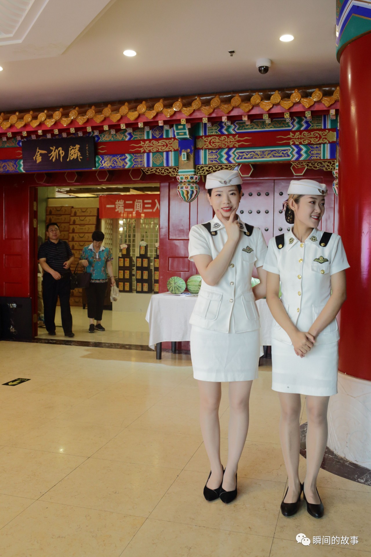北京一家酒店的迎宾女孩(二)站岗