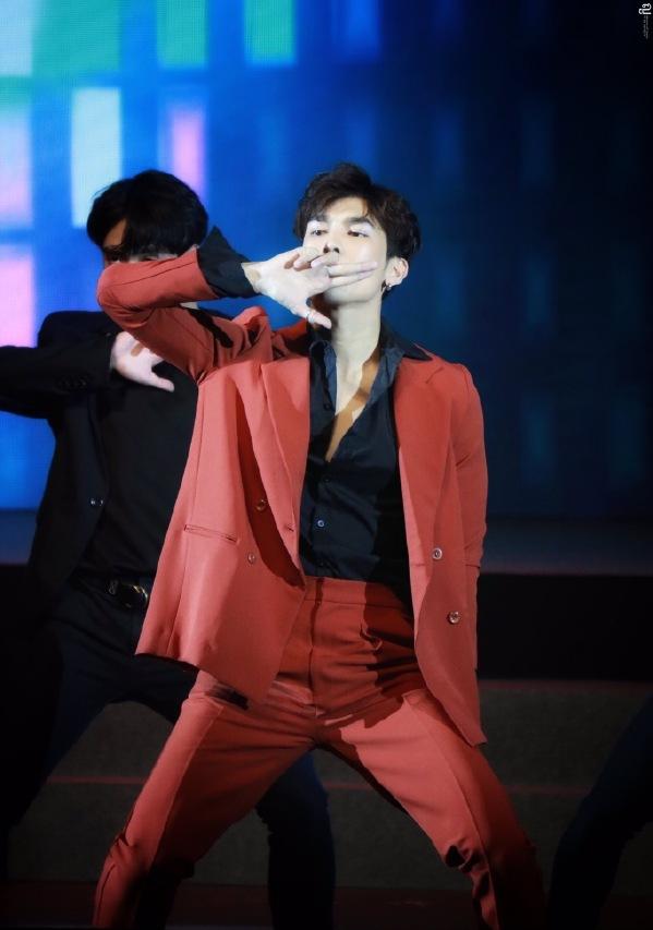 他泰最会跳舞的人:小地球人间扳手滚宝蹦迪小王子