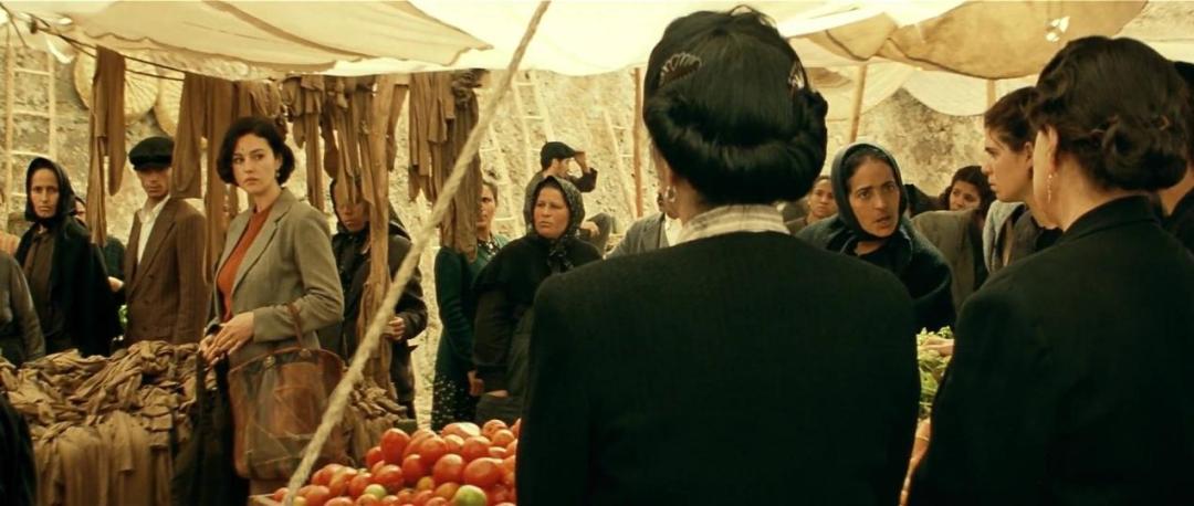 把它当情色片看就俗了