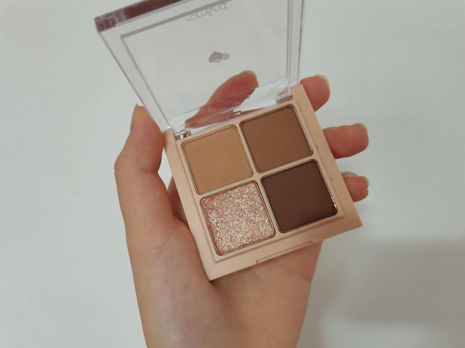 方脸女生是不是很难看,方脸太高级了