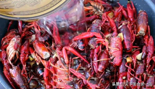 这才是火爆小龙虾的正确做法,小龙虾这样做再也不用去饭店了
