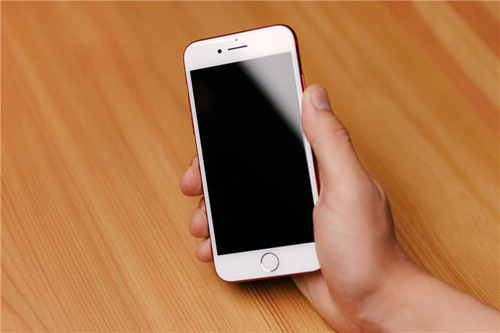 苹果7p突然黑屏开不了机主板烫,苹果7phome键按下去振动但黑屏
