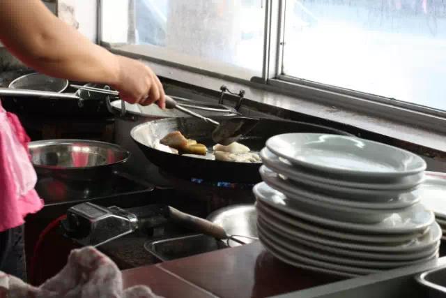 潮汕古城百年老店贵屿朥饼,潮汕必打卡饮品