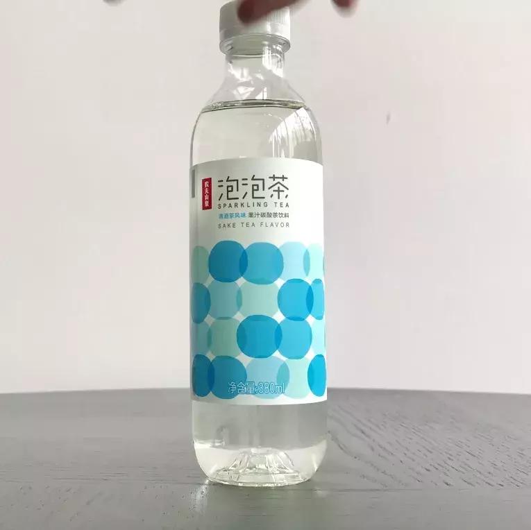 这20+款新饮品，我们喝出了打屁虫、清新剂、中药丸的味儿……