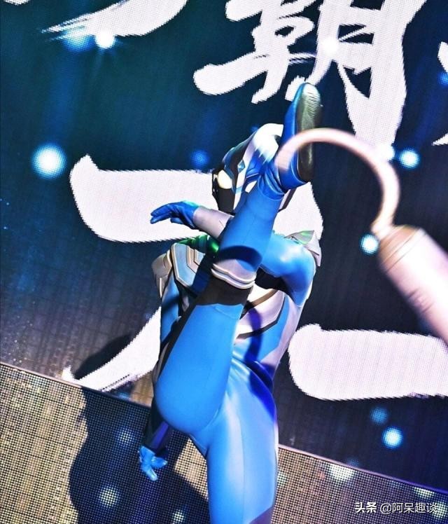 奥特曼舞台剧照片分享，泰迦和赛文都被欺负了啊