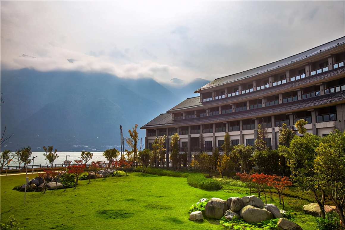 巫山第一电梯,巫山坐船游三峡三天2晚