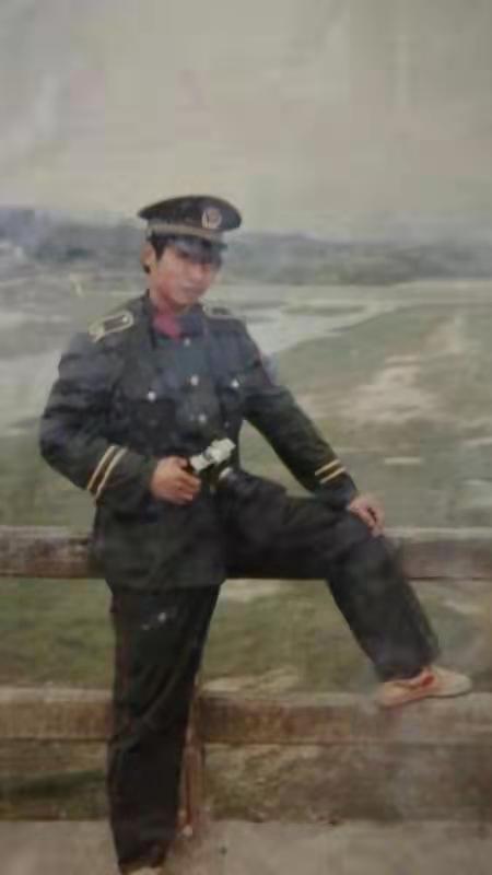 致敬人民警察一路走好,致敬逝去的公安人物