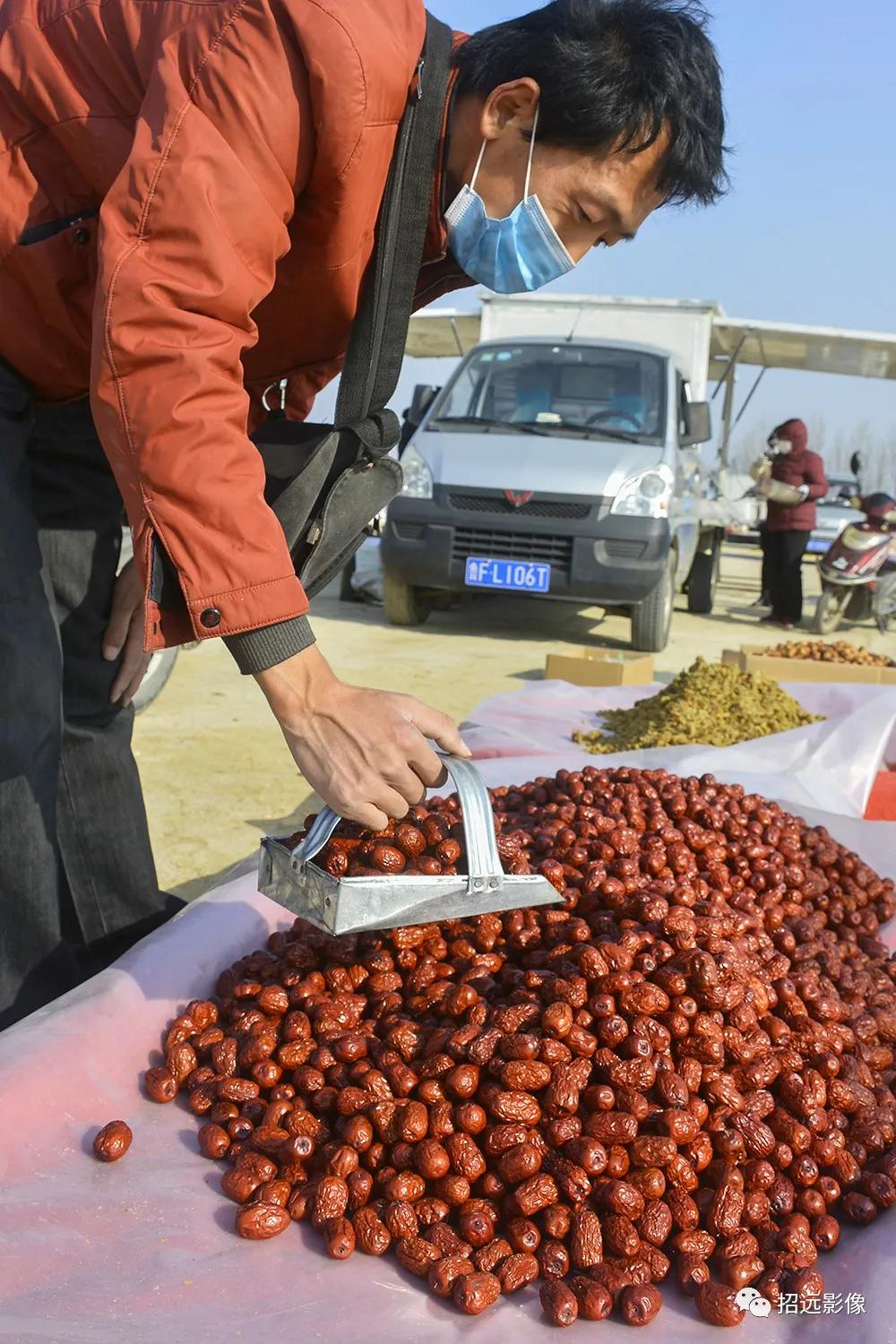龙口粉丝主产区张星农村大集开市了!来赶集的人还不少来
