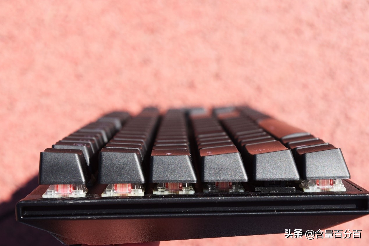 cherry红轴和ttc烈焰雪轴,技嘉机械键盘推荐