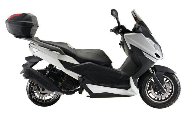 我的梦想想拥有属于自己的机车,终于实现了我的机车梦