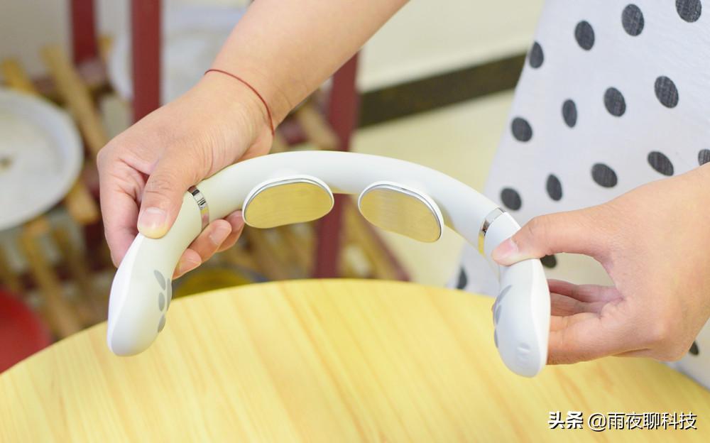 这个喵星颈椎按摩器，铲屎官爱了！真的好舒服