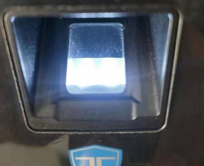 指纹锁灯不亮了没法感应指纹,指纹锁指纹感应处没有反应