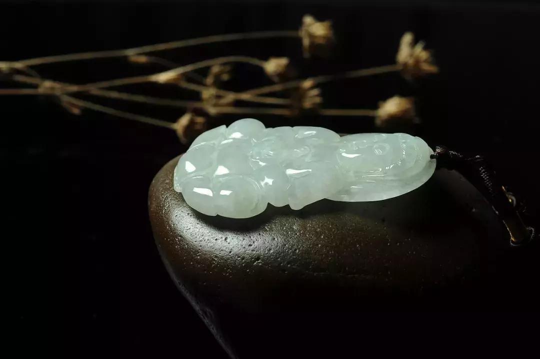 首饰颜色变暗怎么办,首饰变黑原因