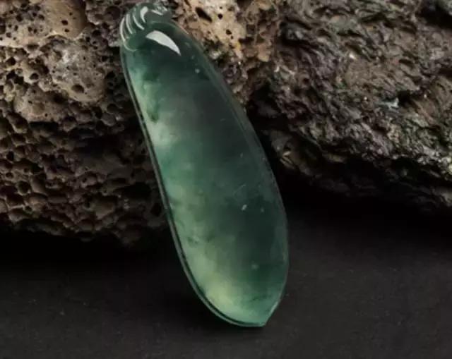 易于和陨石混淆的石头,容易混淆的玉石