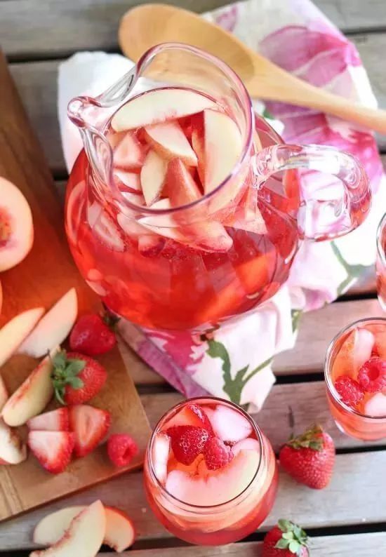 三款少女色的夏日饮品，自己动手，给你女友一份爱的关怀哦