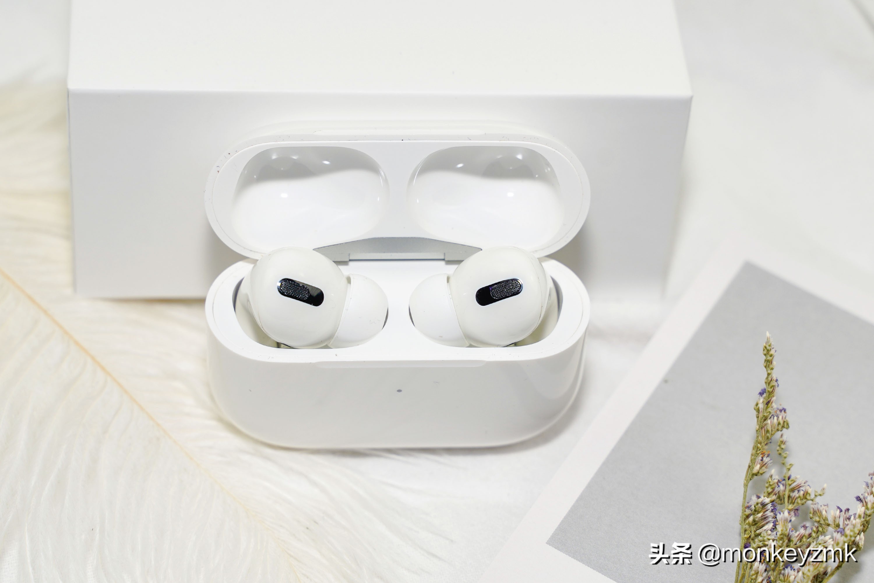 900块钱的airpodspro2值得吗,九百多买的airpodspro2是真的吗