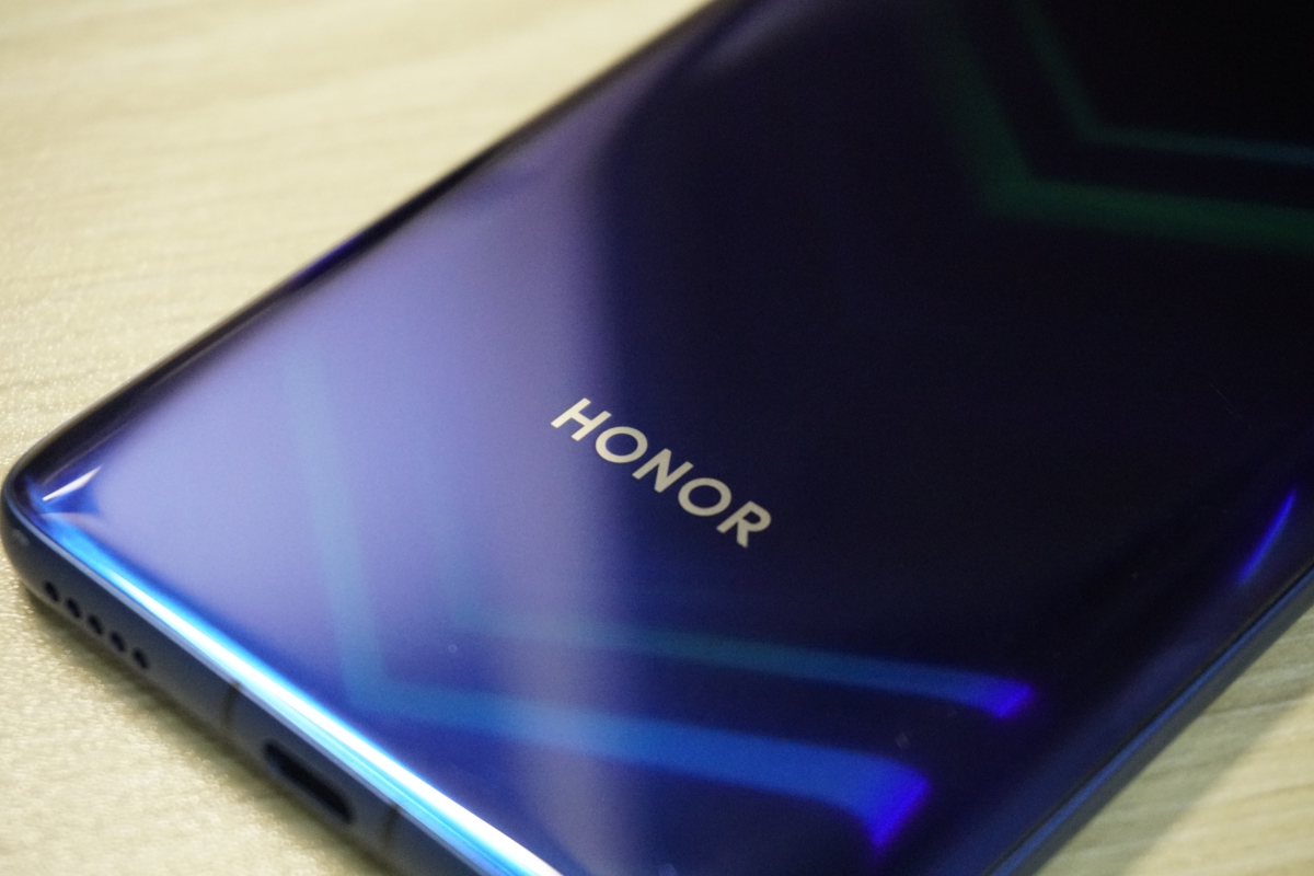 荣耀v20评测功能讲解,荣耀v20深度体验报告值不值得买