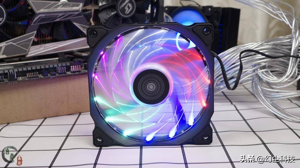 曾经的奢侈品已不再高贵,曾经的高端产品已平民化