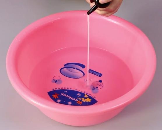 卷发梳子里面的头发怎么清理掉,卷发梳中的头发怎么清理