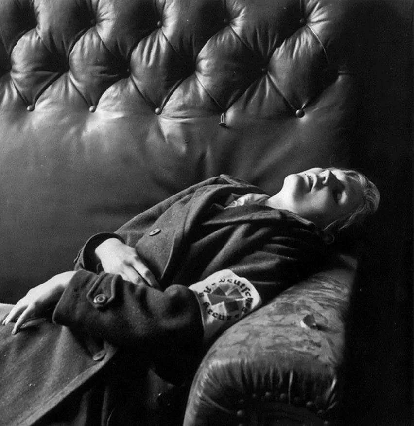 希特勒浴缸中的女人：传奇女摄影师LeeMiller