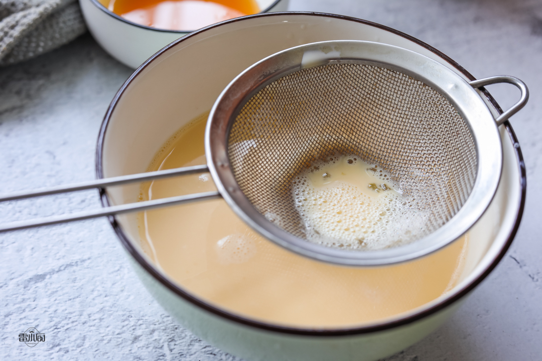 牛奶鸡蛋布丁蒸锅最简单的做法,怎么用鸡蛋牛奶做布丁