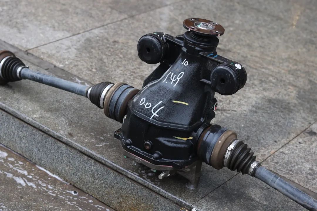 怪兽汽车翻新地址,怪兽修车翻新奥迪q7