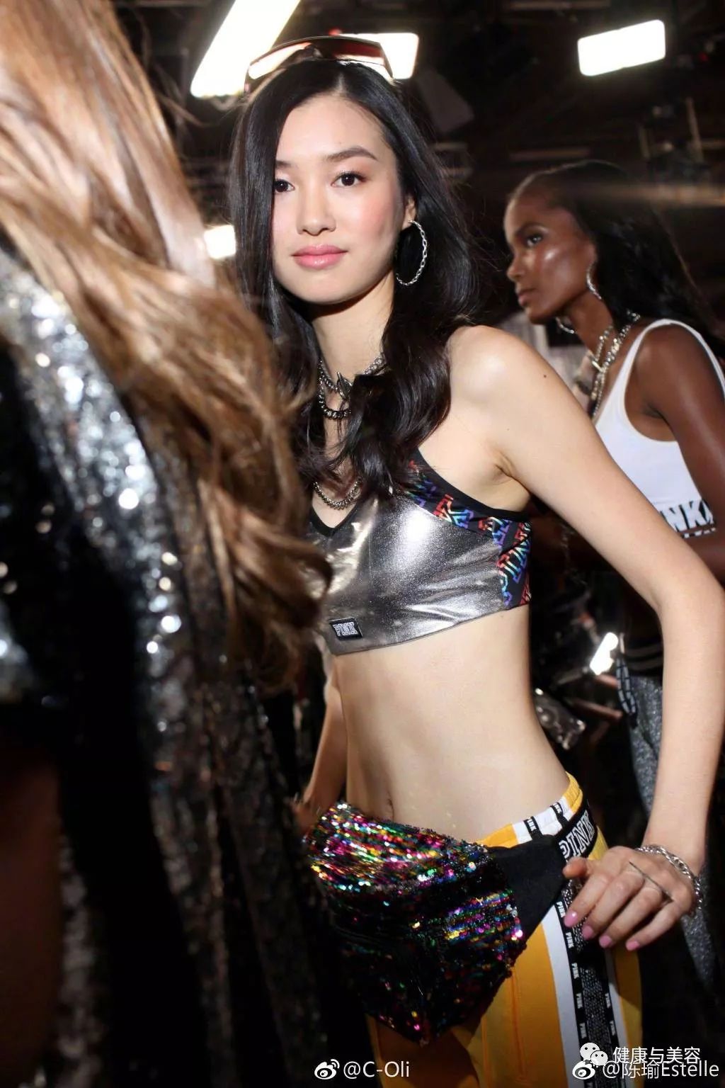 何穗奚梦瑶维密走秀图片,维密超模的身材