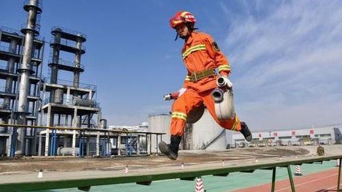 消防员女生体能训练有什么项目,消防员的超强训练有哪些